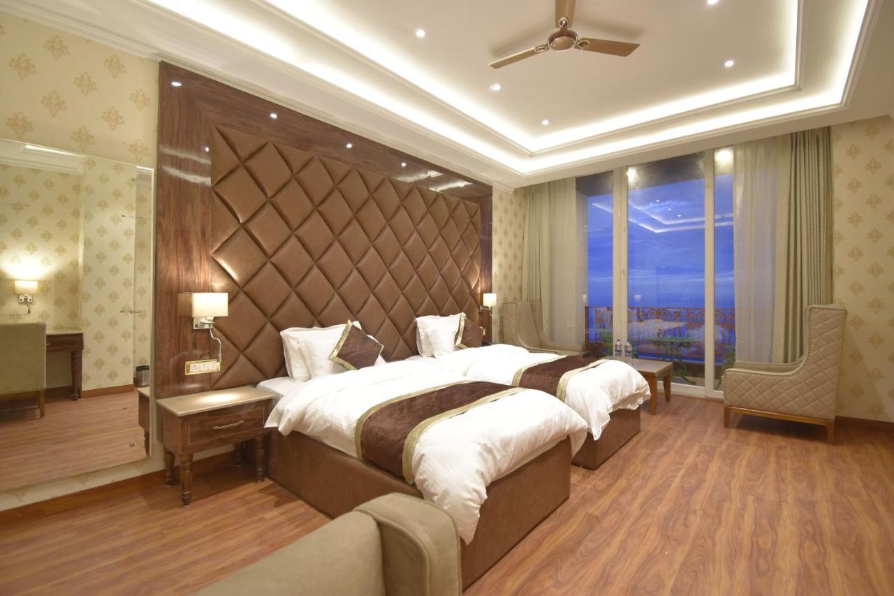 Grand Him Queen Hot And Cold Ac Centralized Dharamshala Ngoại thất bức ảnh